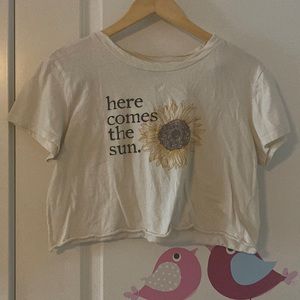 Here comes the sun cropped tee